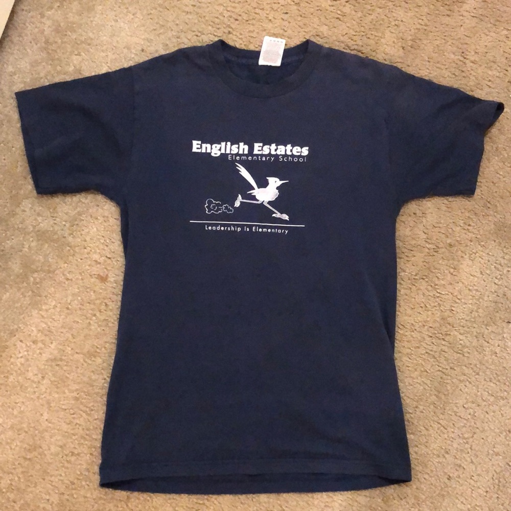 Red Trail Elementary school vintage thrift tee- xs
